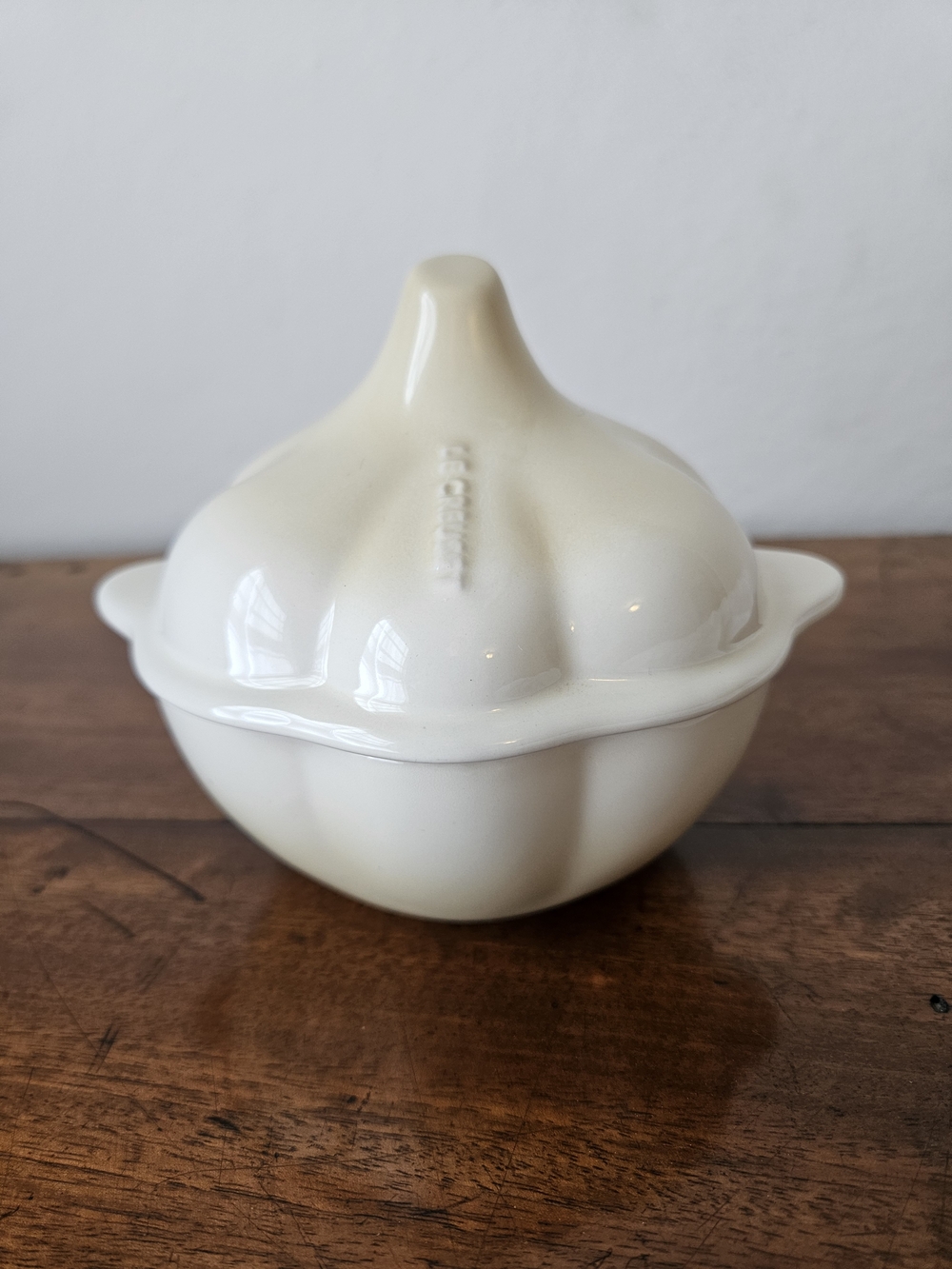 Le Creuset Garlic-Shaped Stoneware Garlic Keep